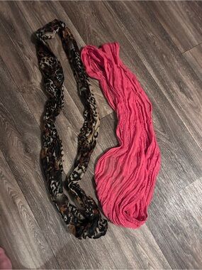 2 infinity scarves